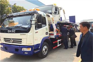 蓝山汽车道路救援拖车价格